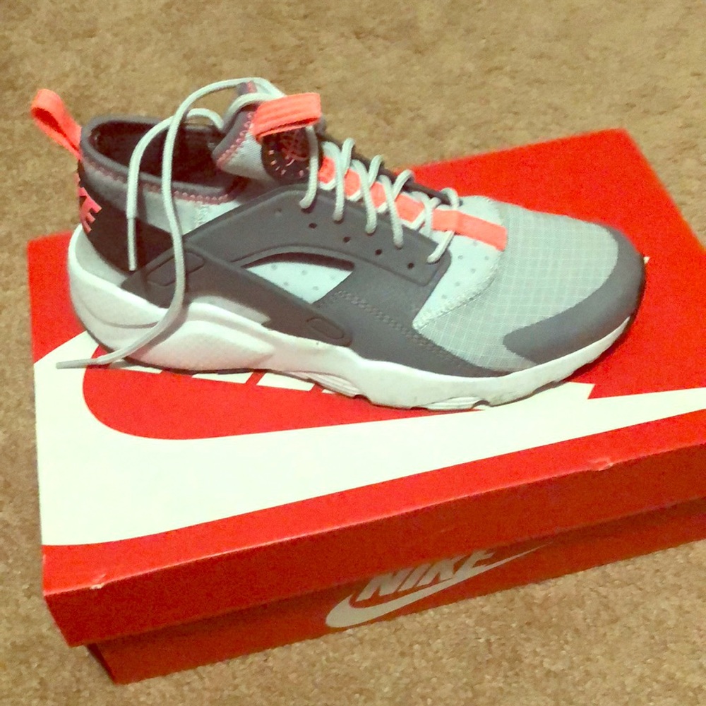 Check out this super comfortable shoes.